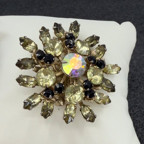 Vtg Gold Tone Yellow Black Aurora Borealis Brooch Pin Sedge UV Reactive Uranium - Picture 4 of 14